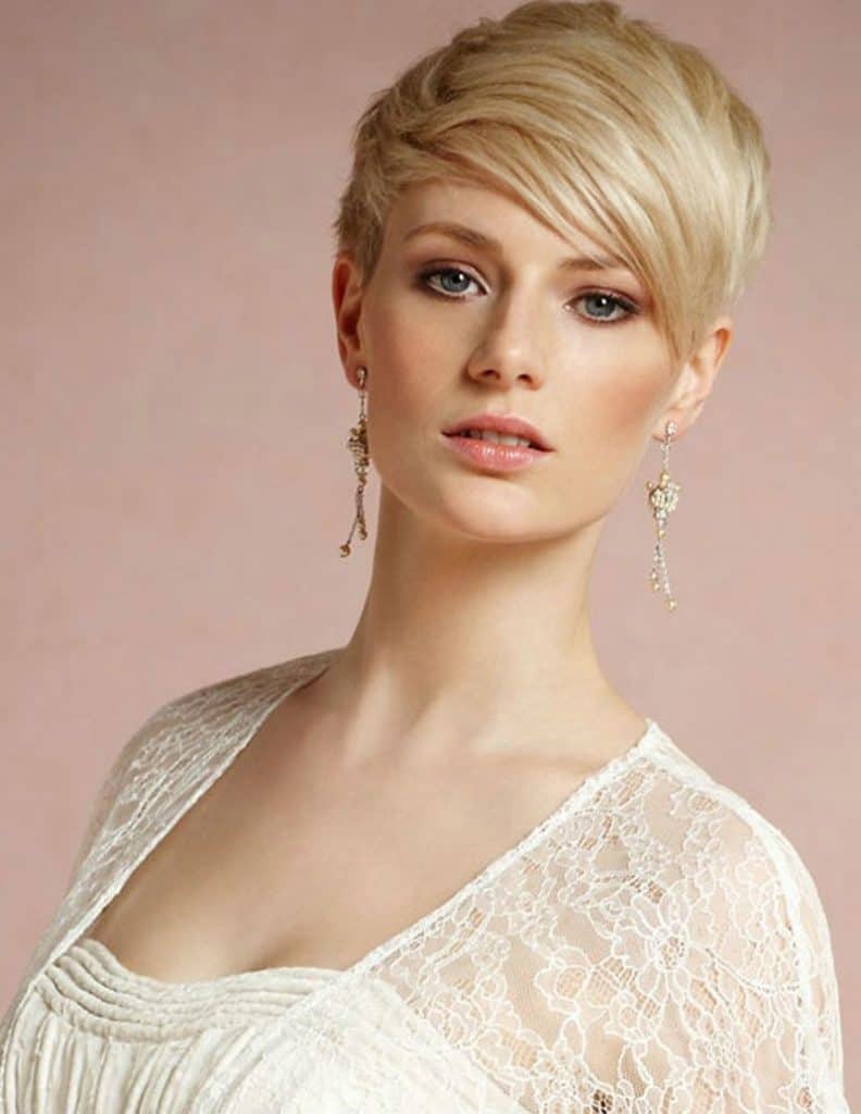 Cute Short Pixie Haircuts for Women Over 40