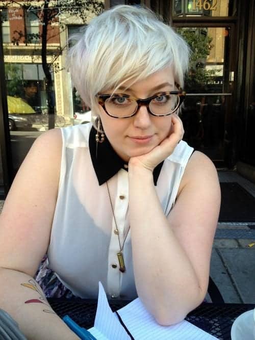 short haircuts for plus size women with silver hair color