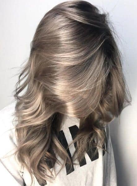 The Grey Long Hair Color in Wavy Hairstyles