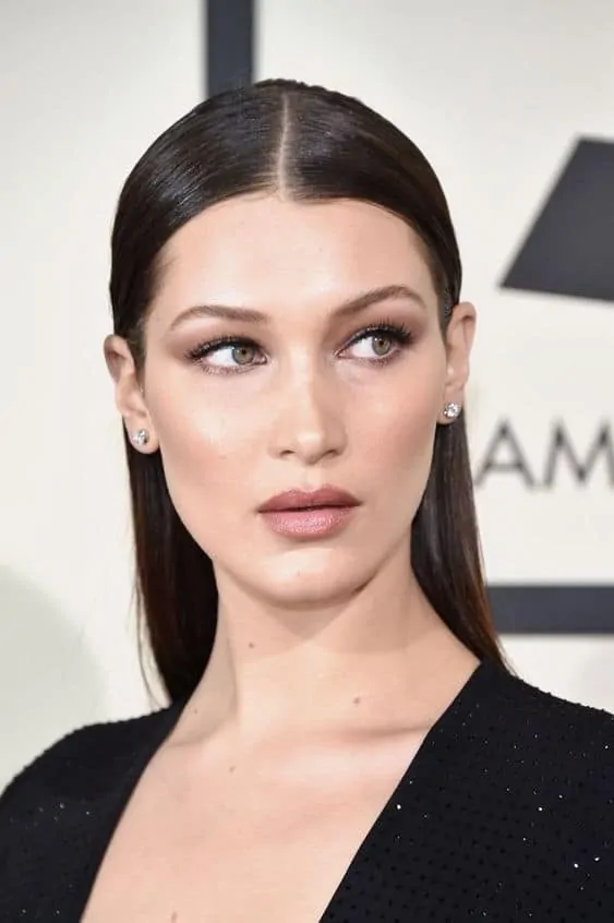 bella hadid with black long straight hairtstyles