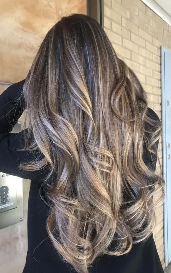 perfect wavy hair for grey color